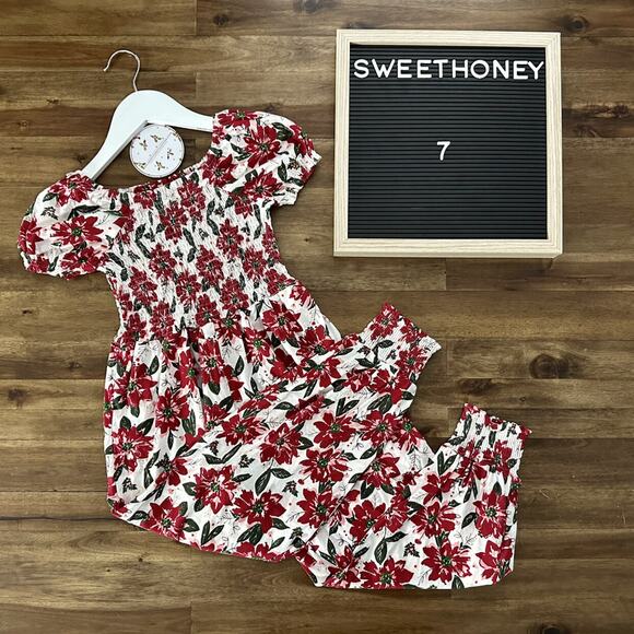 NWT SweetHoney Smocked Knit Romper Short Sleeve Red Pretty Poinsettia Pants 7 - Picture 1 of 7